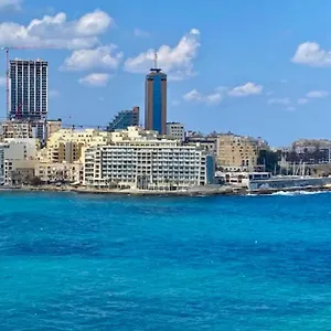 Sliema, Stylish 1 Bedroom With Parking. Sliema
