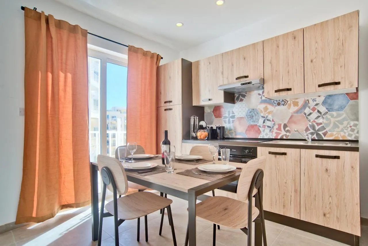 Sliema 2-Bedroom Central Apartments And Penthouse With Jacuzzi 0*,